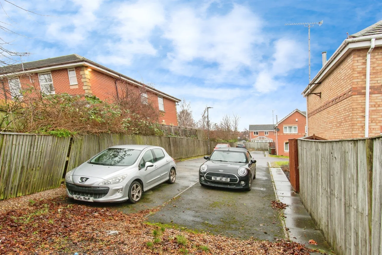 Bronte Court, Pontefract, photo 12