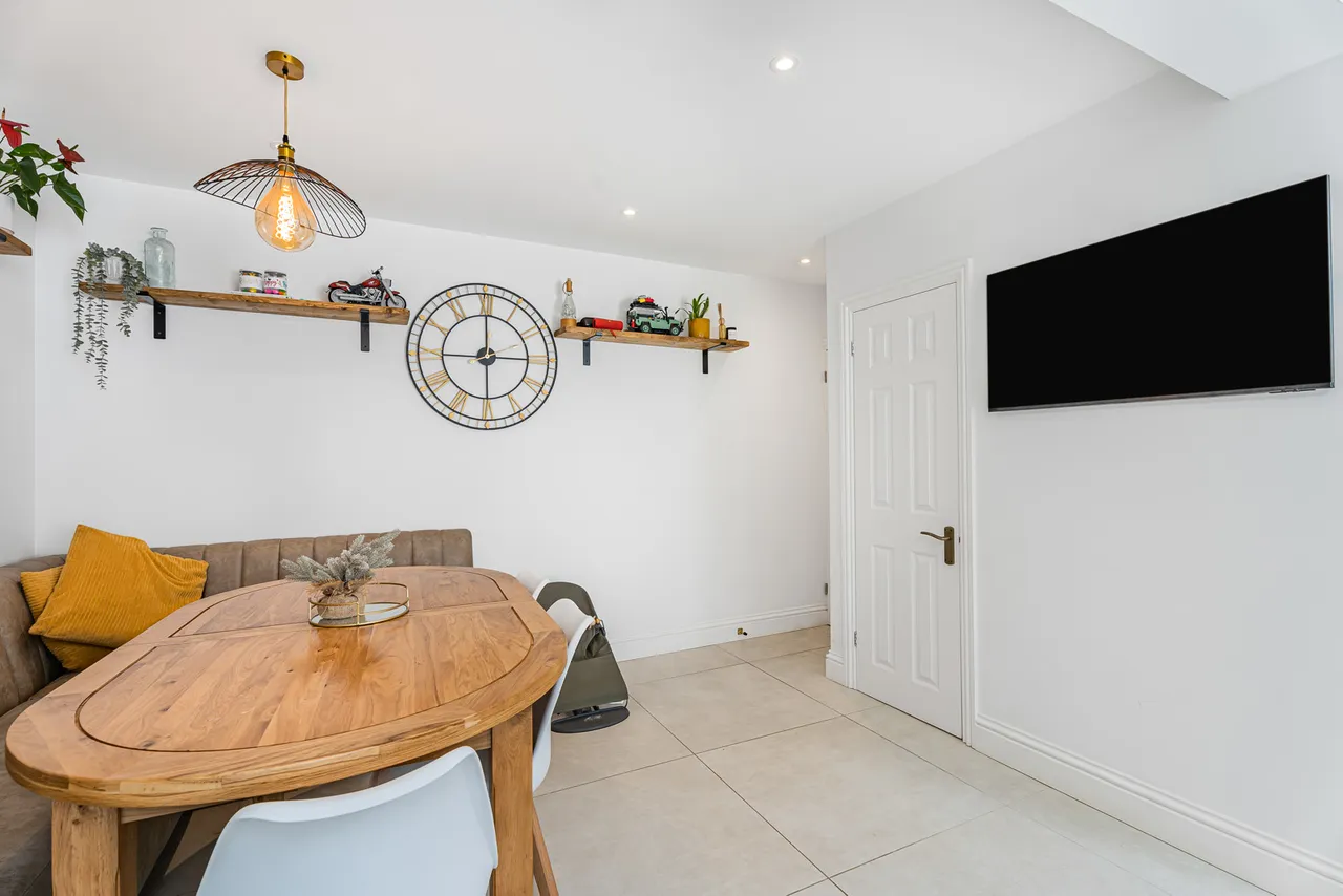 Sutherland Avenue, Sunbury-on-Thames, TW16, photo 8