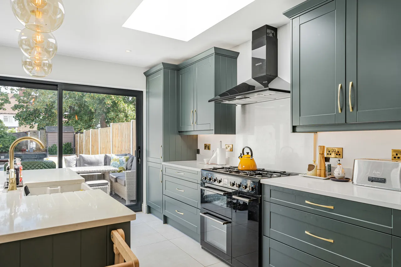 Sutherland Avenue, Sunbury-on-Thames, TW16, photo 5