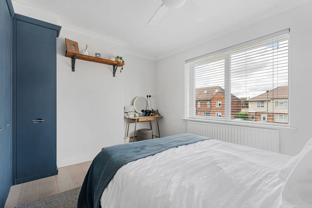 Sutherland Avenue, Sunbury-on-Thames, TW16, photo 11