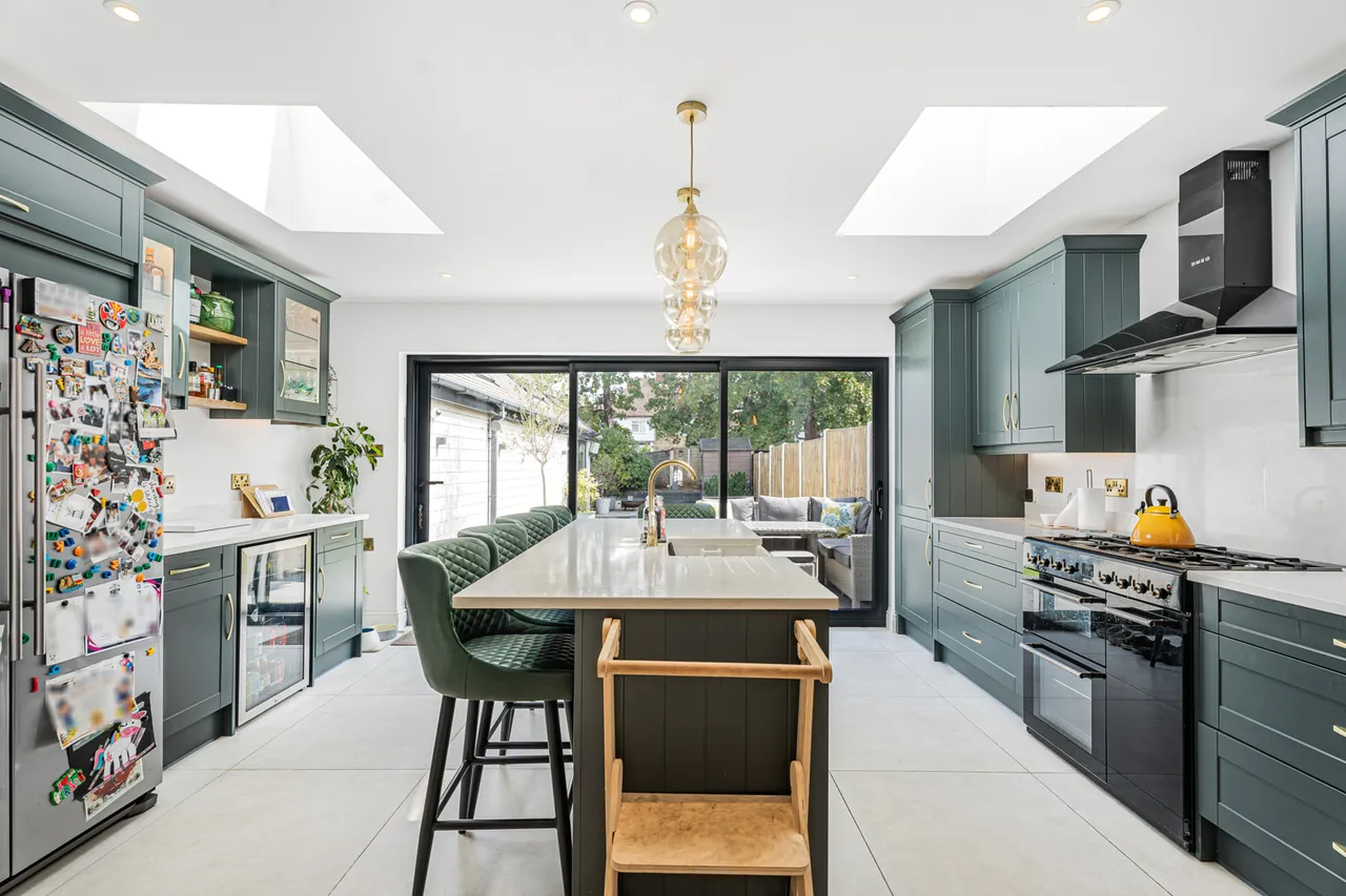 Sutherland Avenue, Sunbury-on-Thames, TW16, photo 7