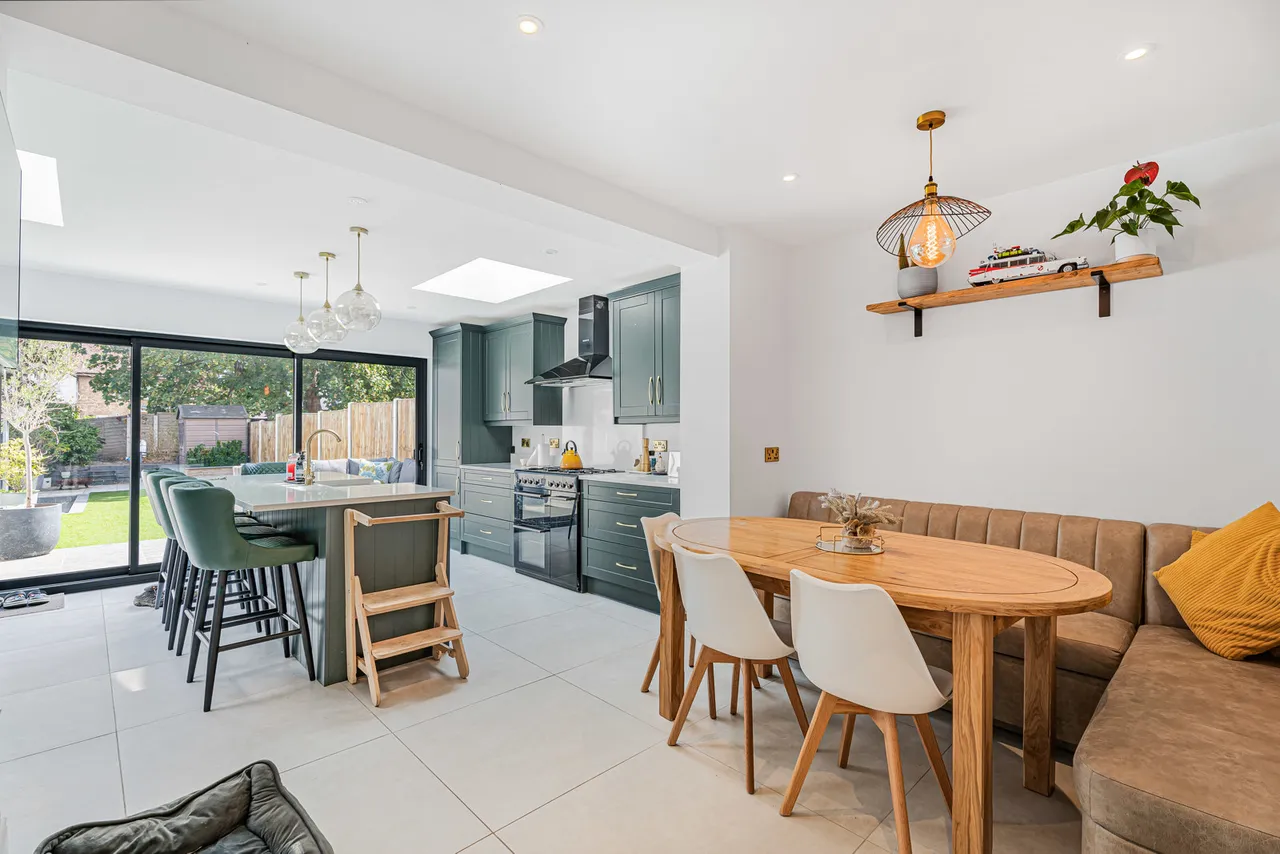Sutherland Avenue, Sunbury-on-Thames, TW16, photo 3