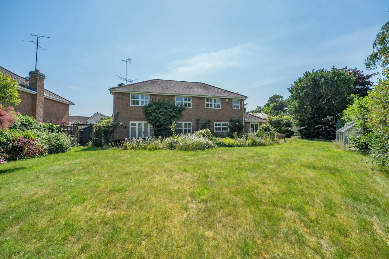 The Square, Rowledge, Farnham, GU10, photo 7