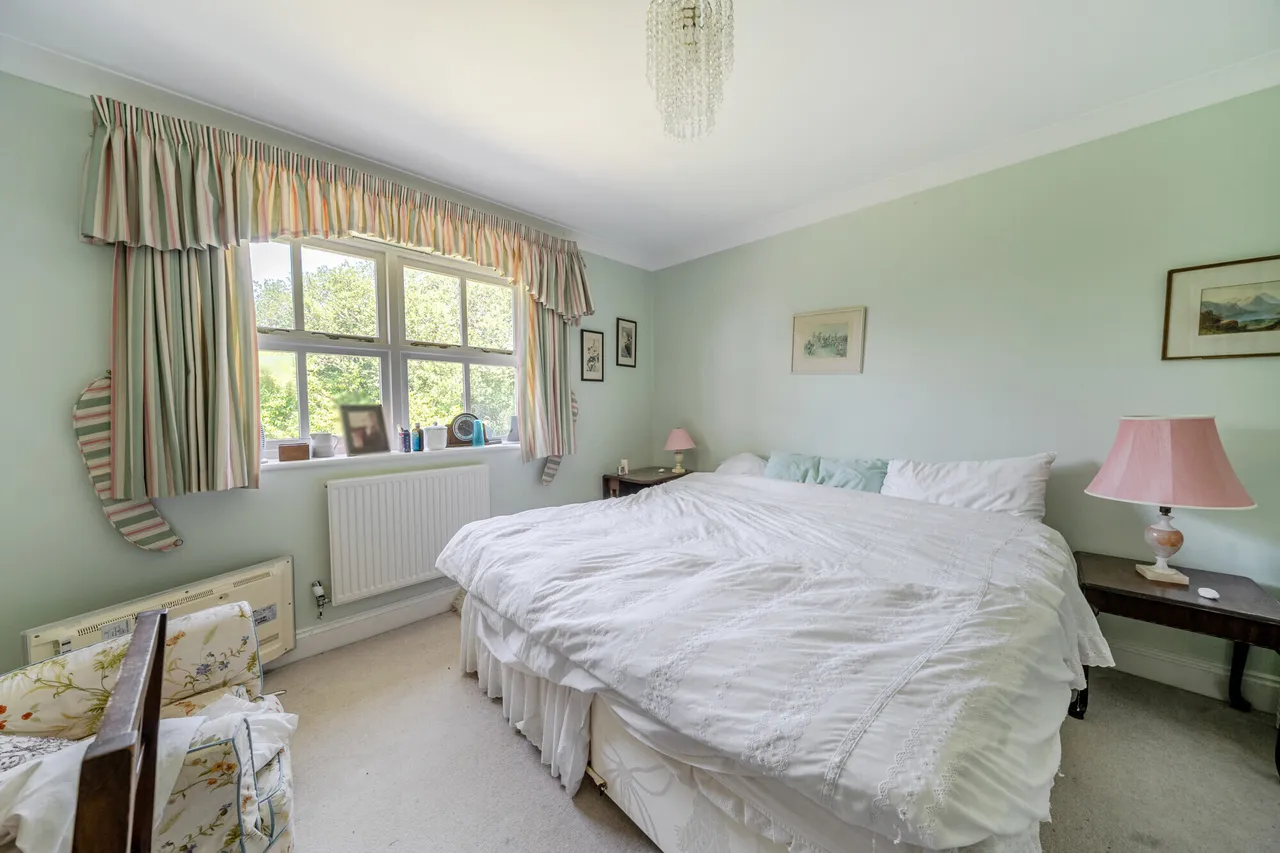 The Square, Rowledge, Farnham, GU10, photo 9