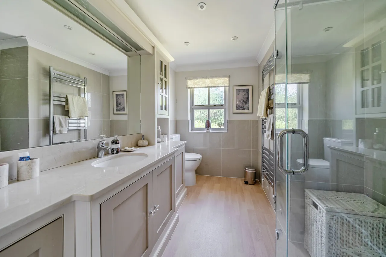 The Square, Rowledge, Farnham, GU10, photo 11