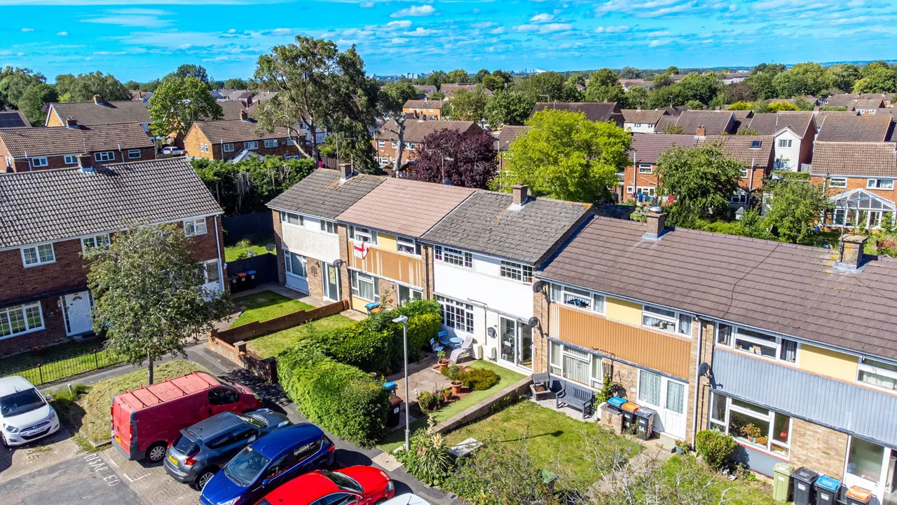 3 bed house for sale, Caernarvon Crescent, Bletchley, MK3