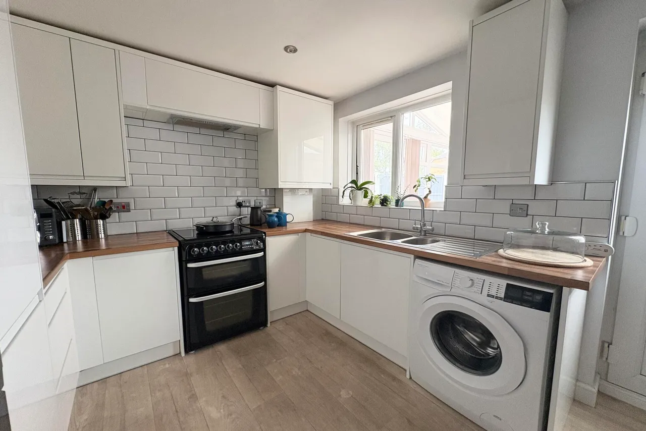 Hanbury Avenue, Hatton, DE65, photo 3