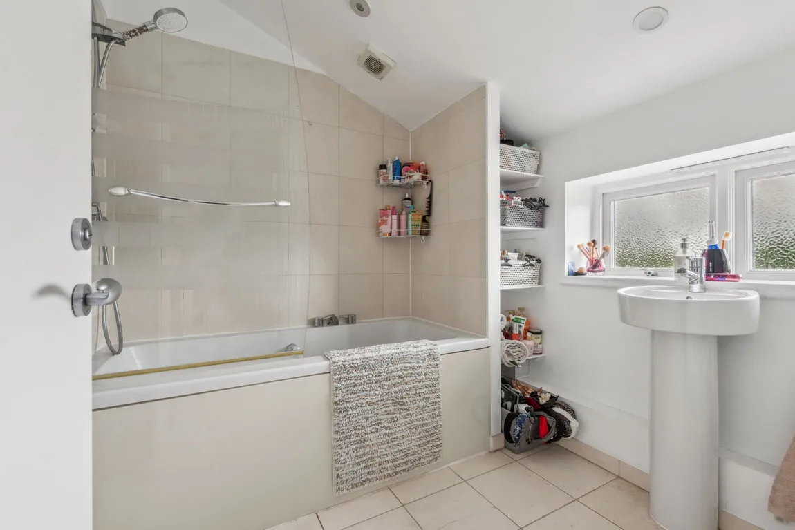 Field Gate Mews, Watford, WD18, photo 9