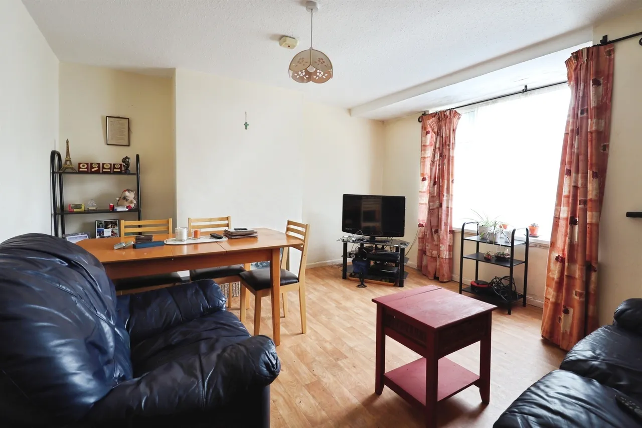 Laburnum Way, Penarth, CF64, photo 5