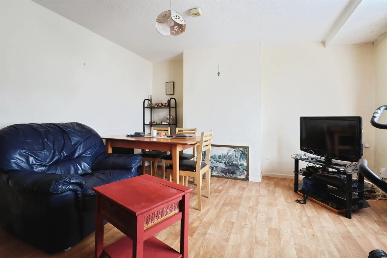Laburnum Way, Penarth, CF64, photo 7