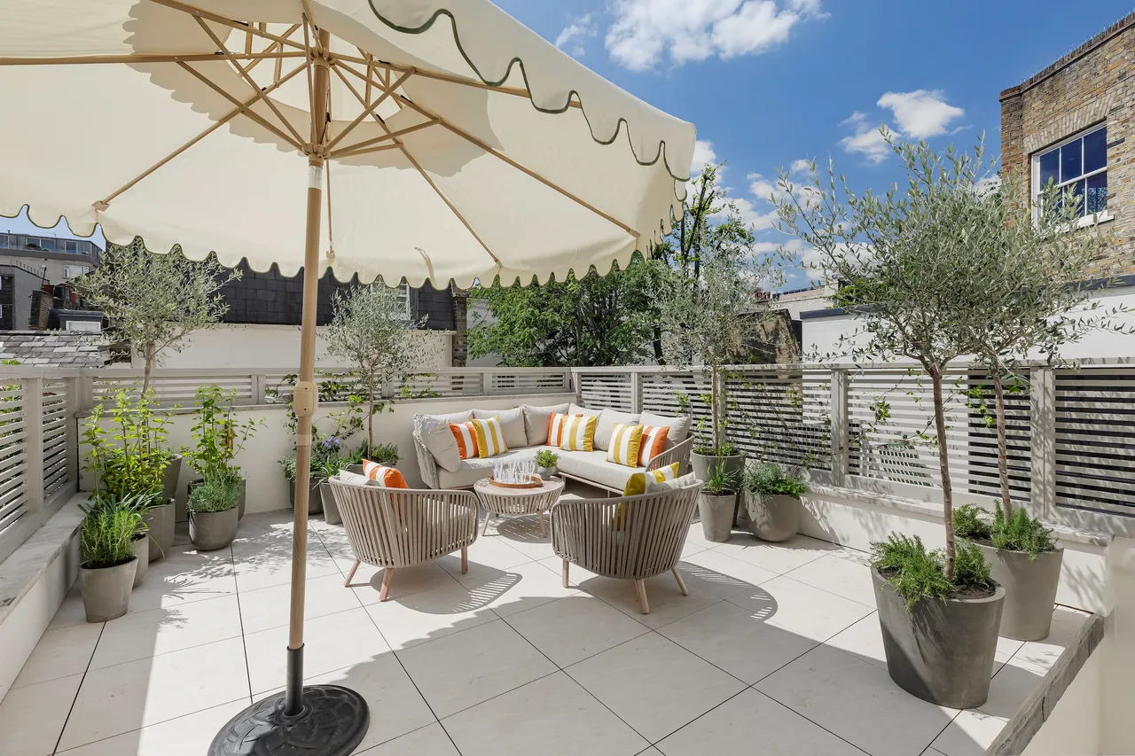 Wilton Place, Knightsbridge, London, photo 3