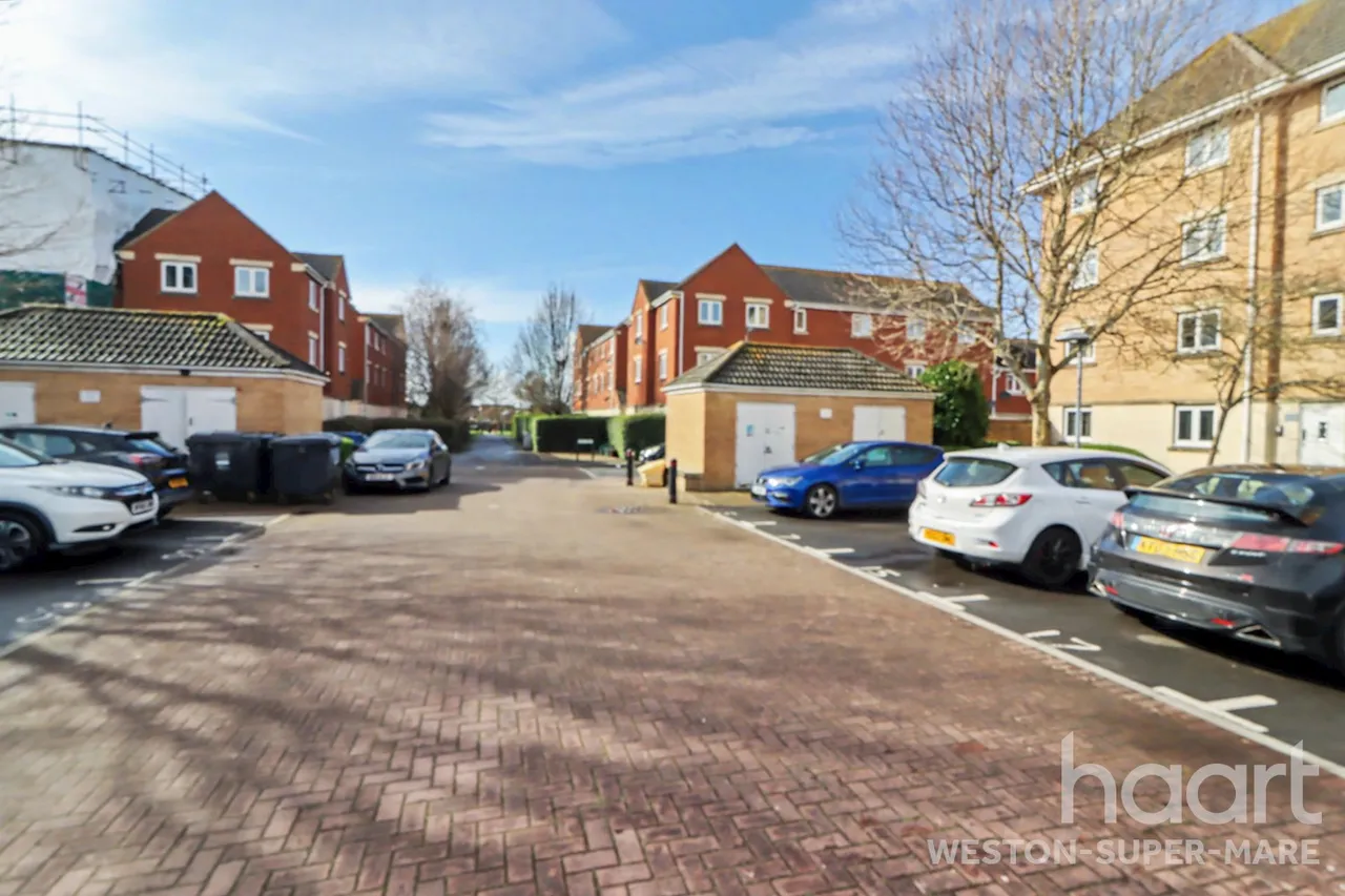 Macfarlane Chase, Weston-Super-Mare, BS23, photo 11