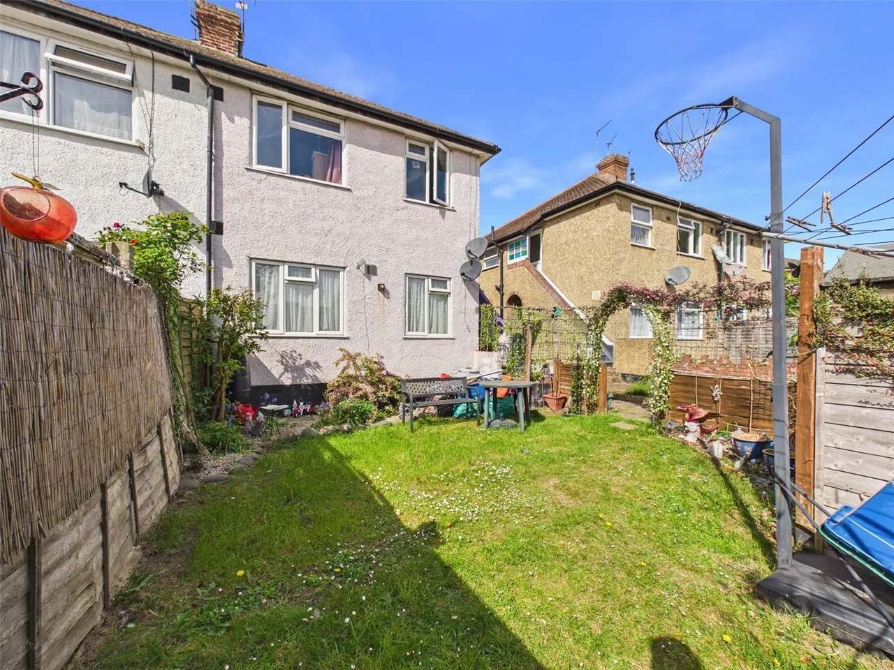 Elmcroft Close, Feltham, TW14, photo 2