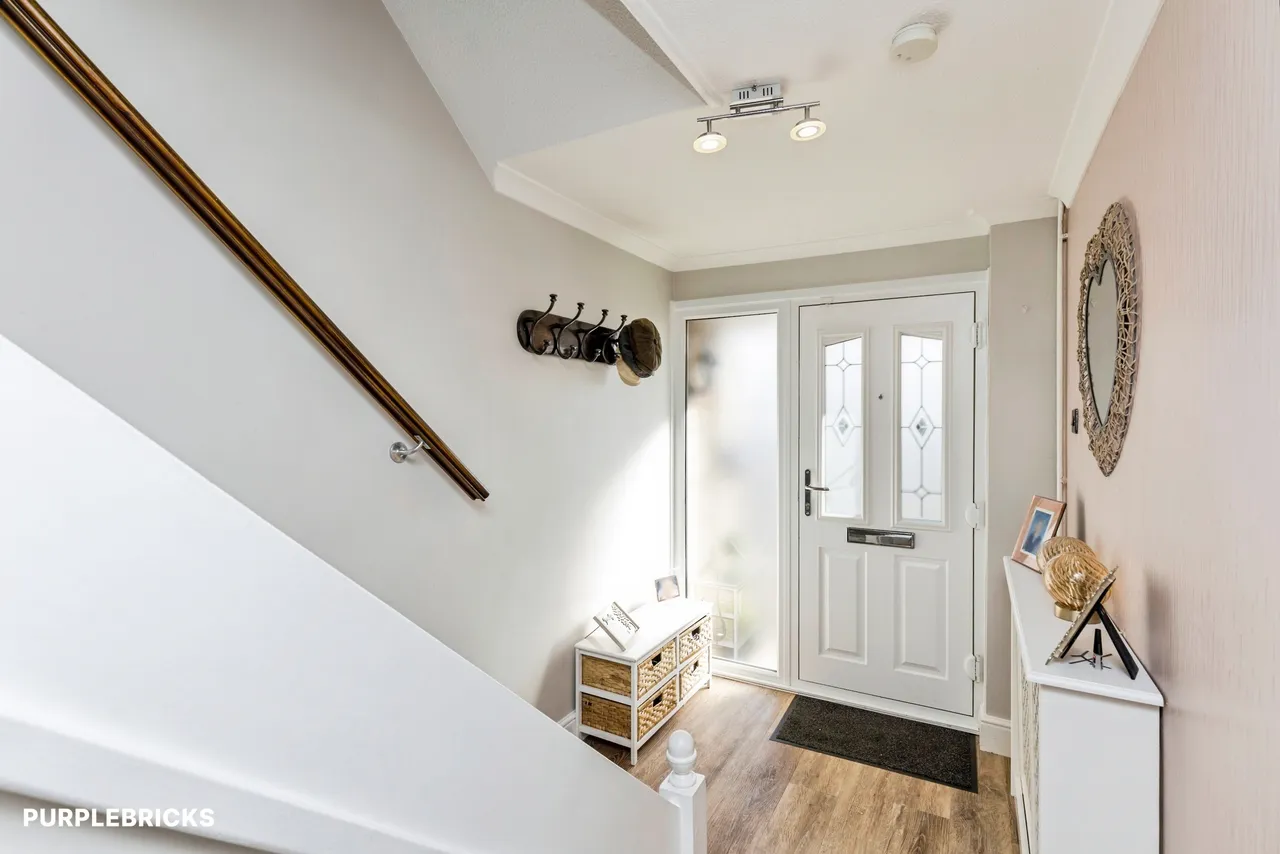 Rosedale Close, Crawley, RH11, photo 2