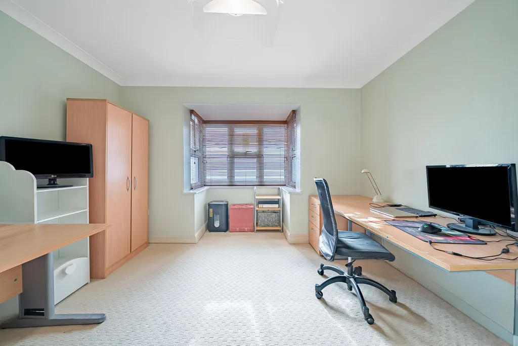 Weston Avenue, West Molesey, KT8, photo 5