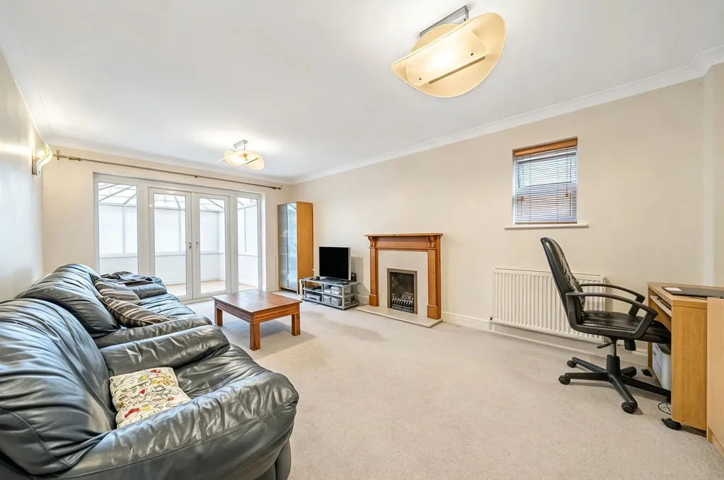 Weston Avenue, West Molesey, KT8, photo 3