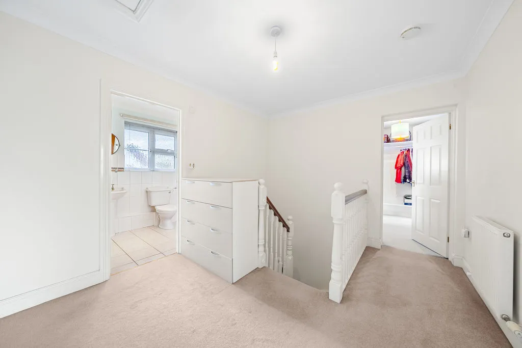 Weston Avenue, West Molesey, KT8, photo 12