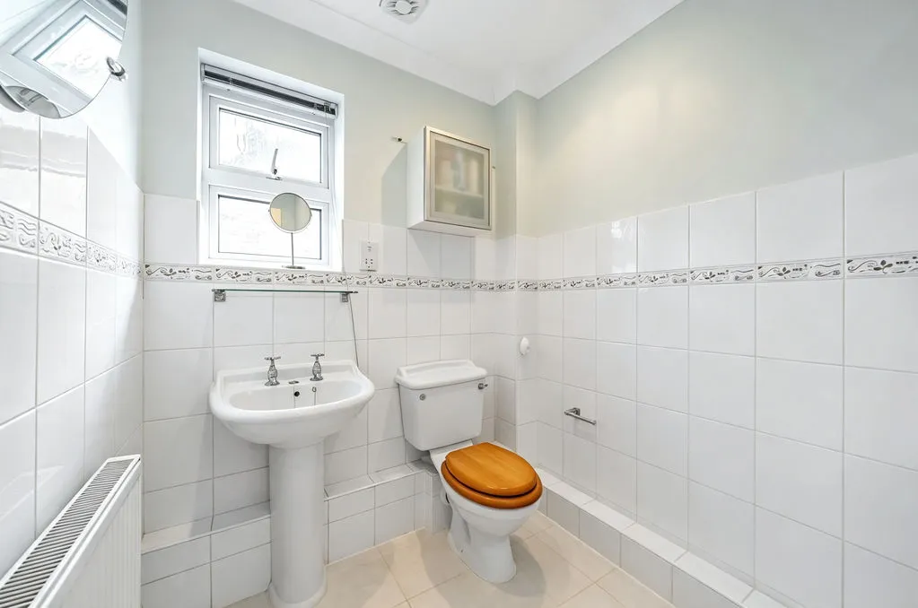 Weston Avenue, West Molesey, KT8, photo 8