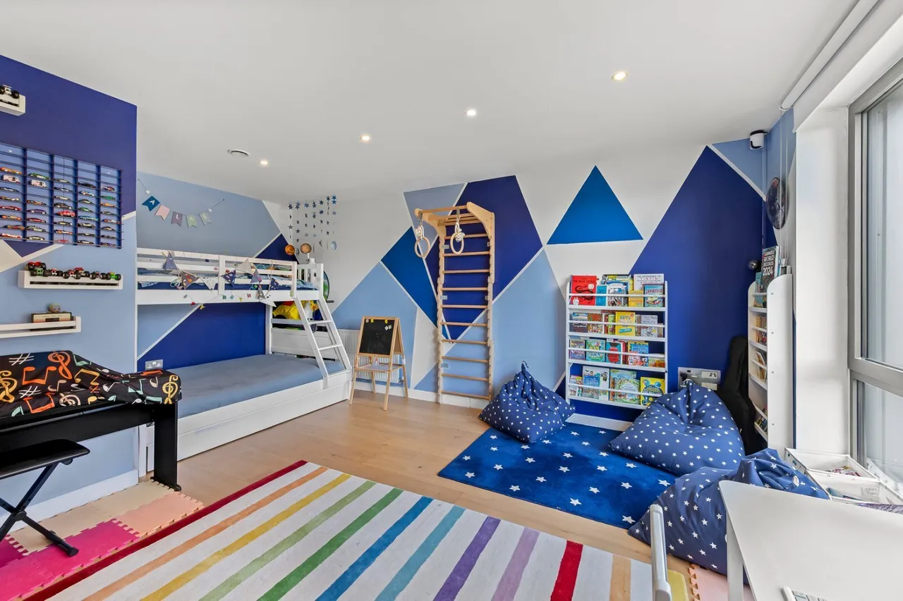 Brook Lane North, Brentford, TW8, photo 6