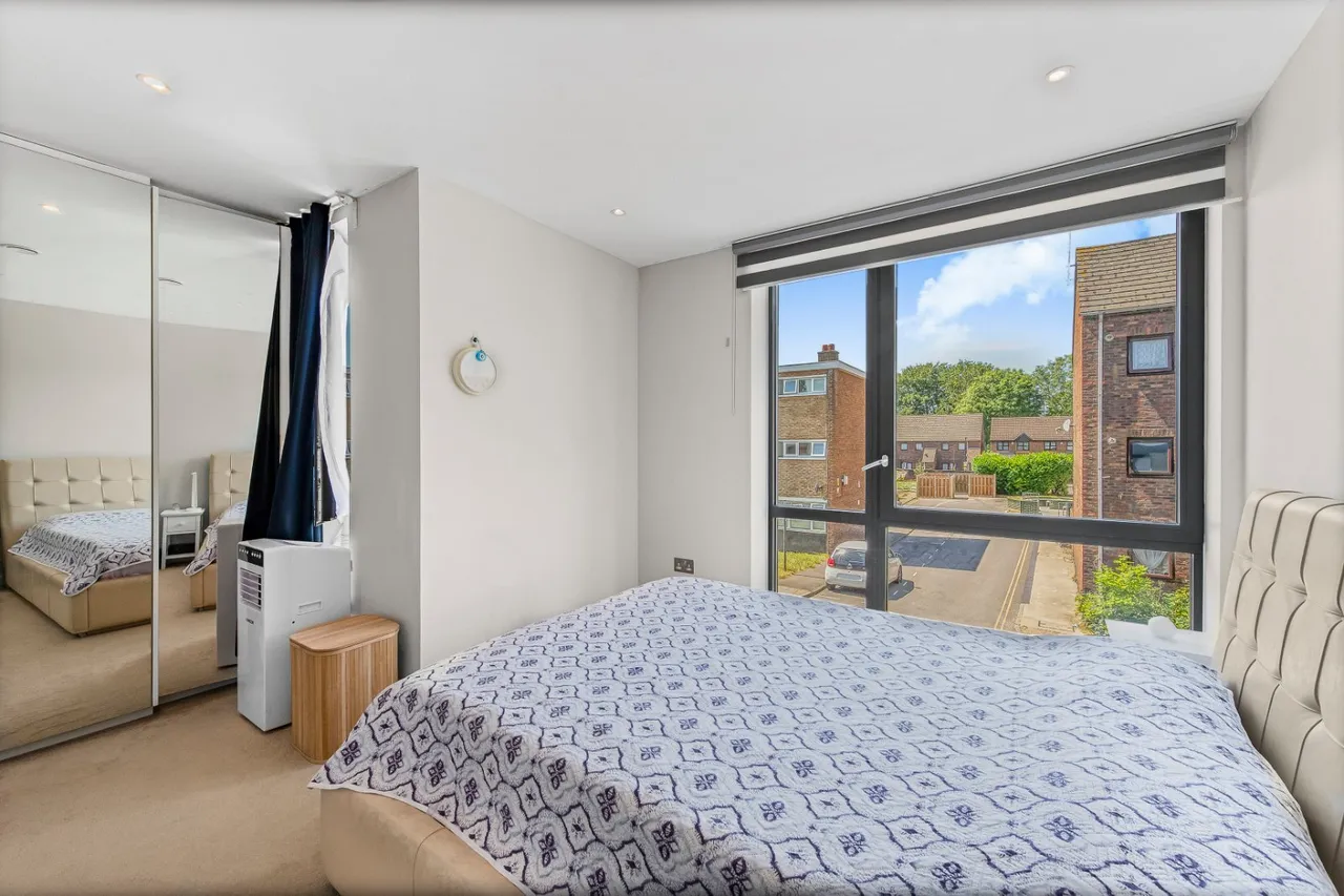 Brook Lane North, Brentford, TW8, photo 4