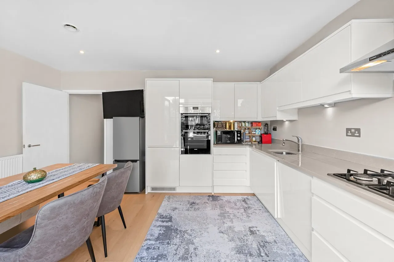 3 bed house for sale, Brook Lane North, Brentford, TW8