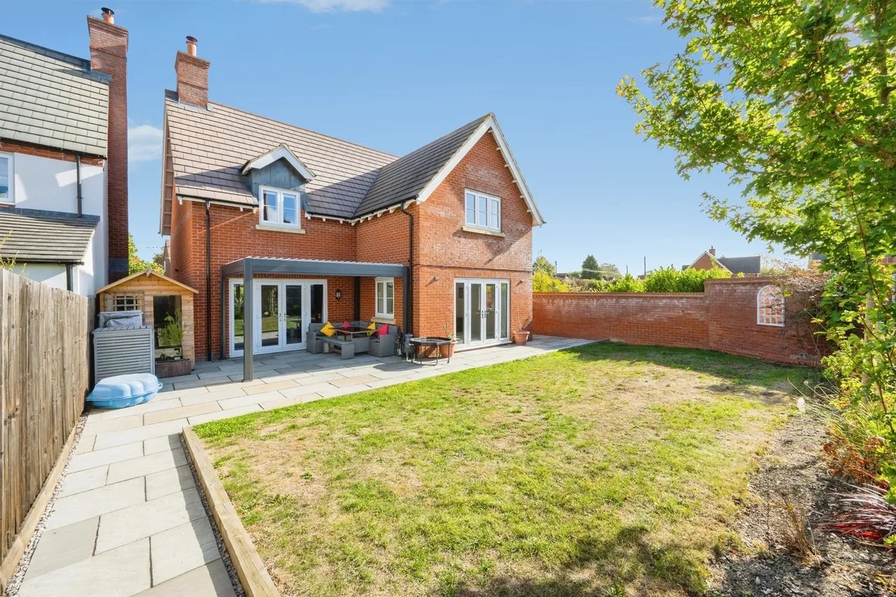 Worlds End Lane, Weston Turville, HP22, photo 28