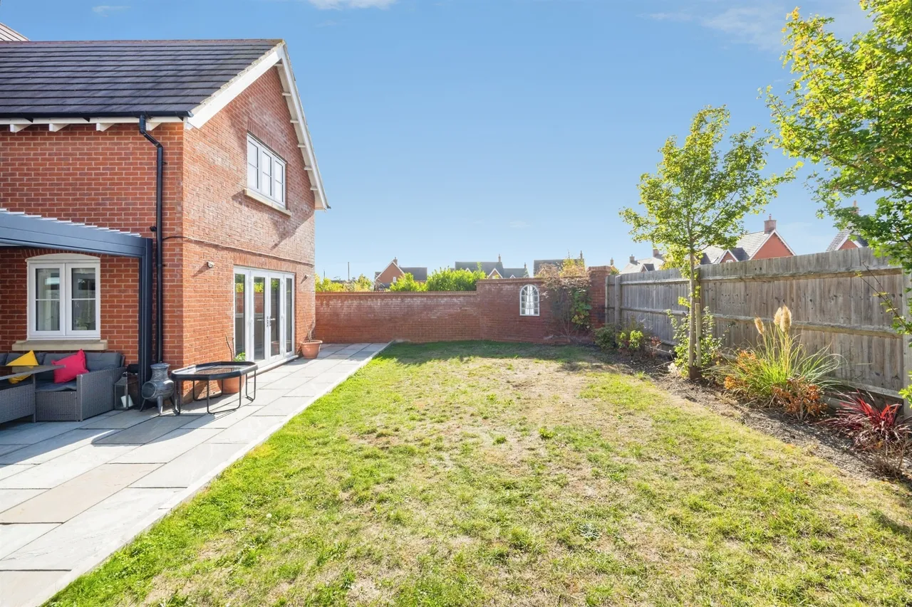 Worlds End Lane, Weston Turville, HP22, photo 29