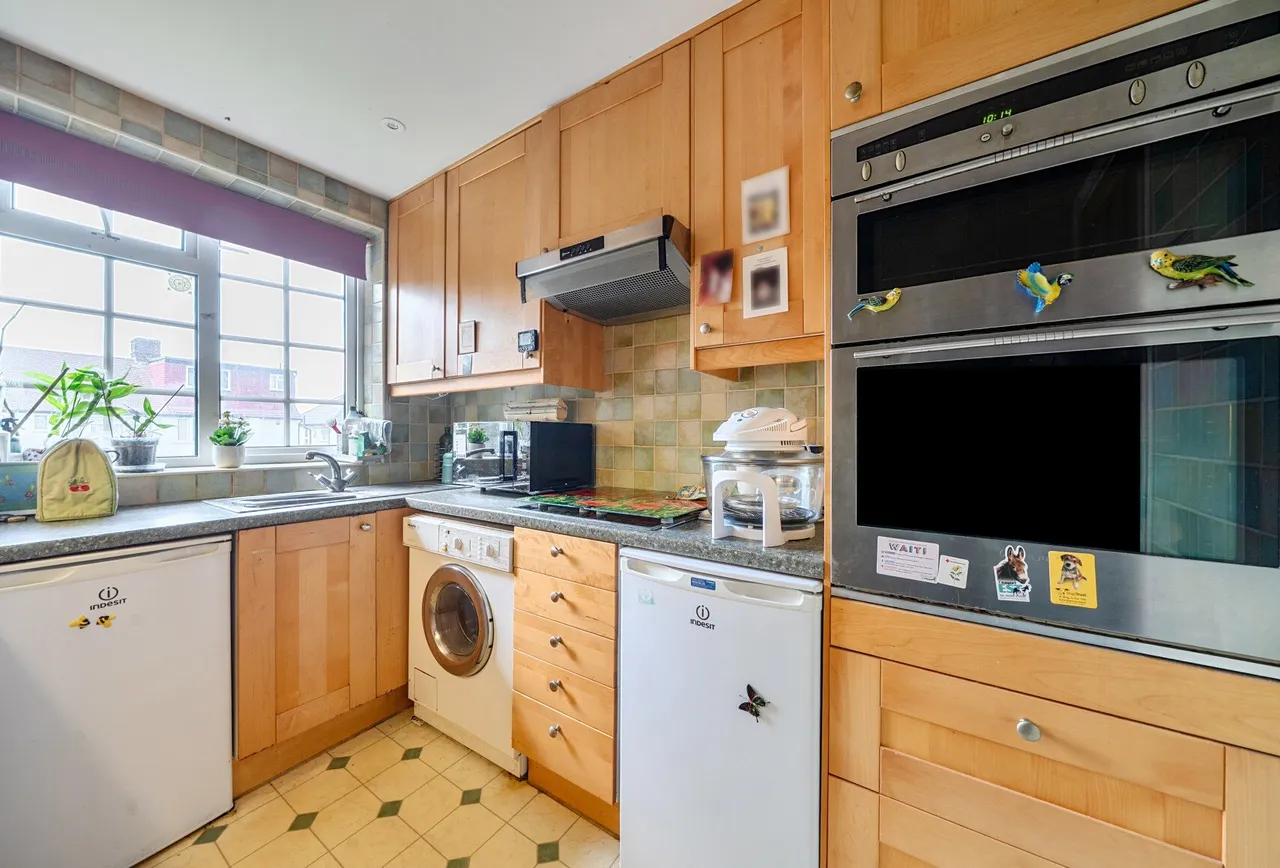 Goodwood Close, Morden, SM4 5AW, photo 5