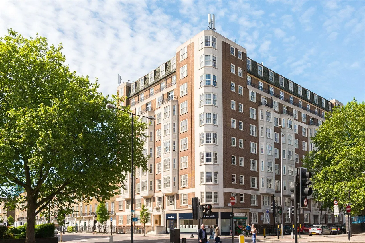 2 bed flat for sale, Gloucester Place, NW1