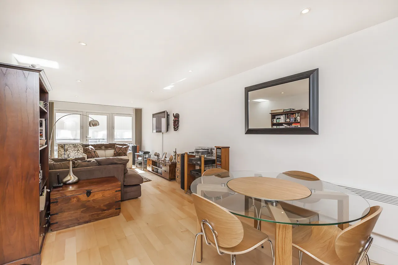 Vauxhall Bridge Road, London, SW1V, photo 7