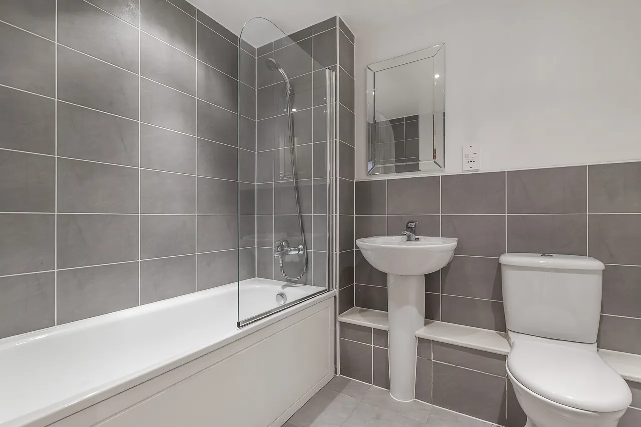 Vauxhall Bridge Road, London, SW1V, photo 5