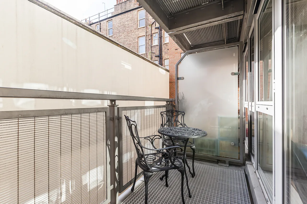 Vauxhall Bridge Road, London, SW1V, photo 4