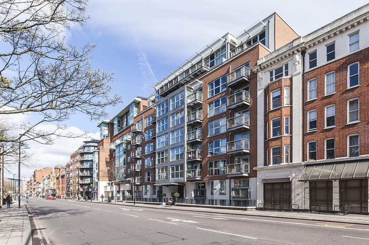 Vauxhall Bridge Road, London, SW1V, photo 8
