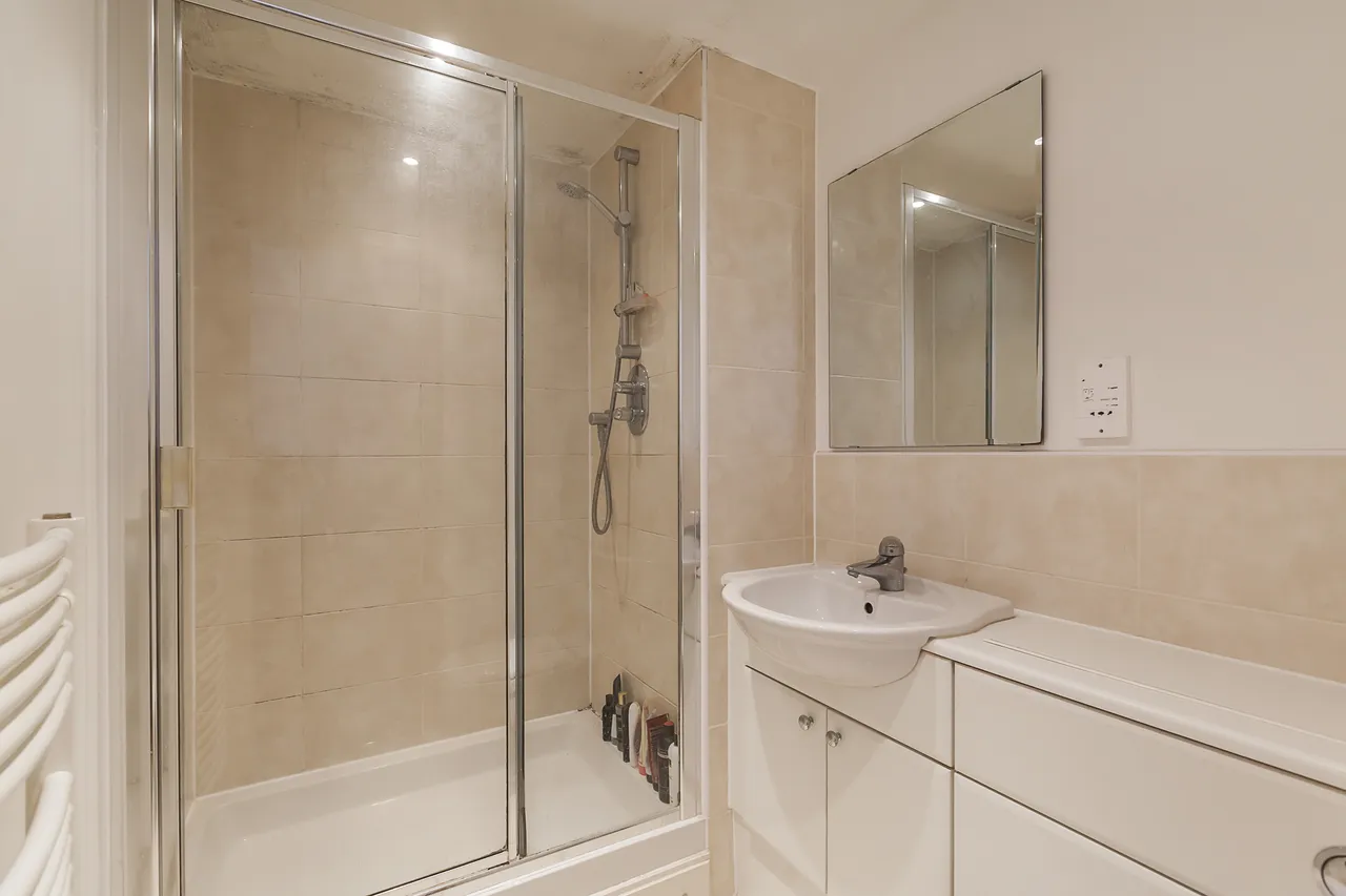 Vauxhall Bridge Road, London, SW1V, photo 6