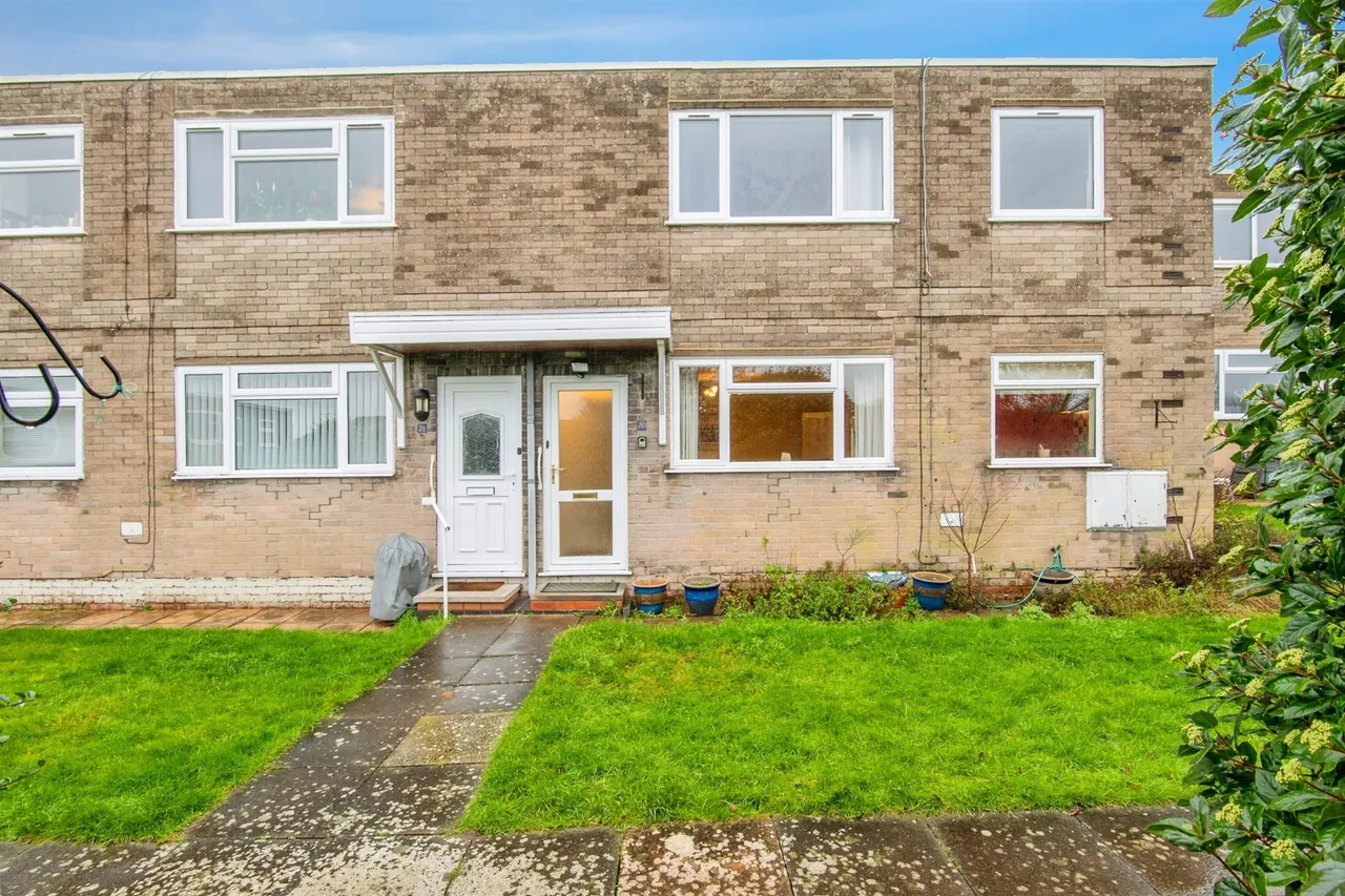 2 bed flat for sale, Elmfield Gardens, Worcester, WR5
