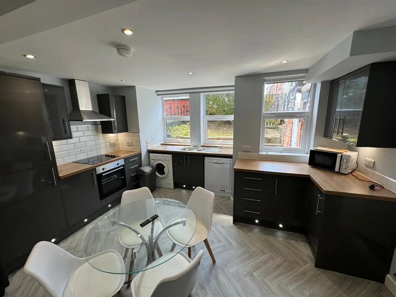4 bed house to rent, Royal Park Road, Hyde Park, LS6