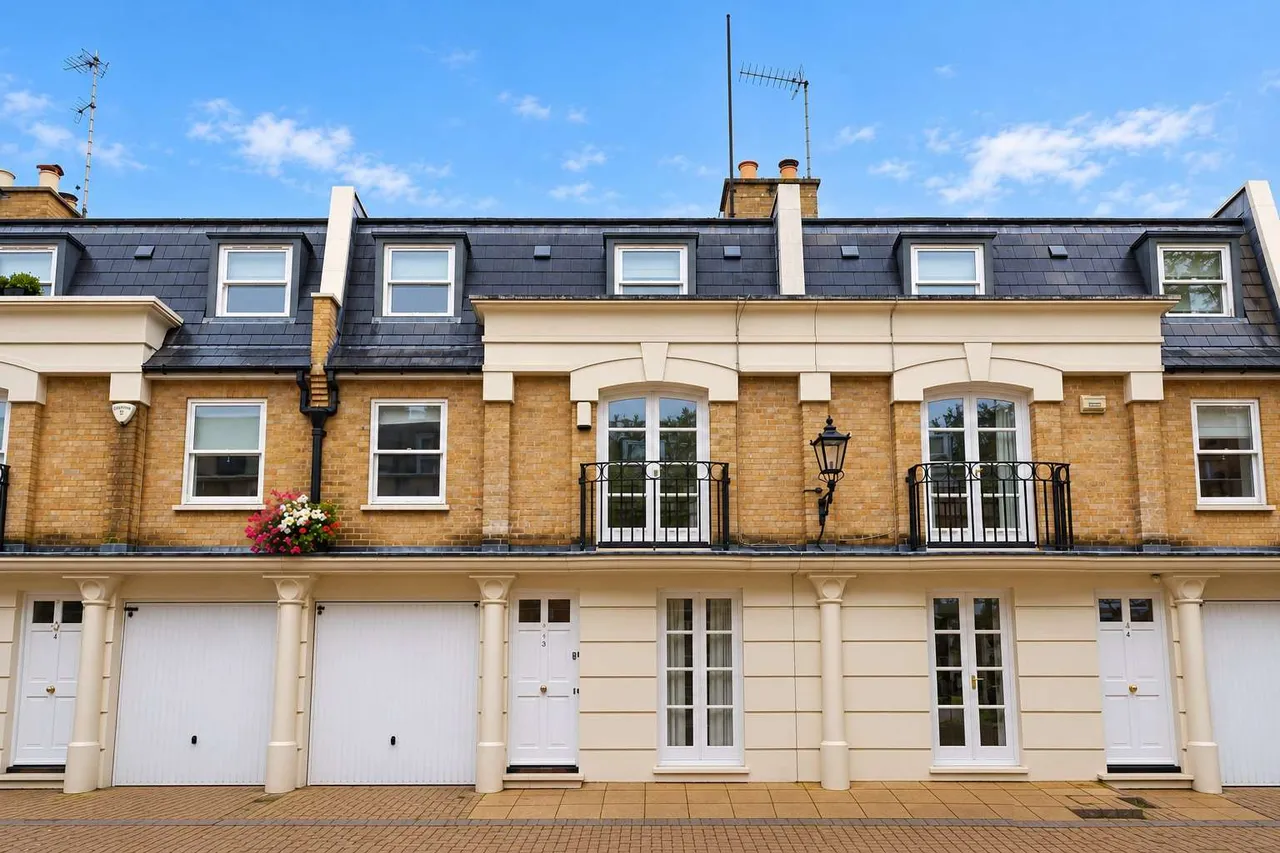 3 bed house to rent, St. Peters Place, London, W9