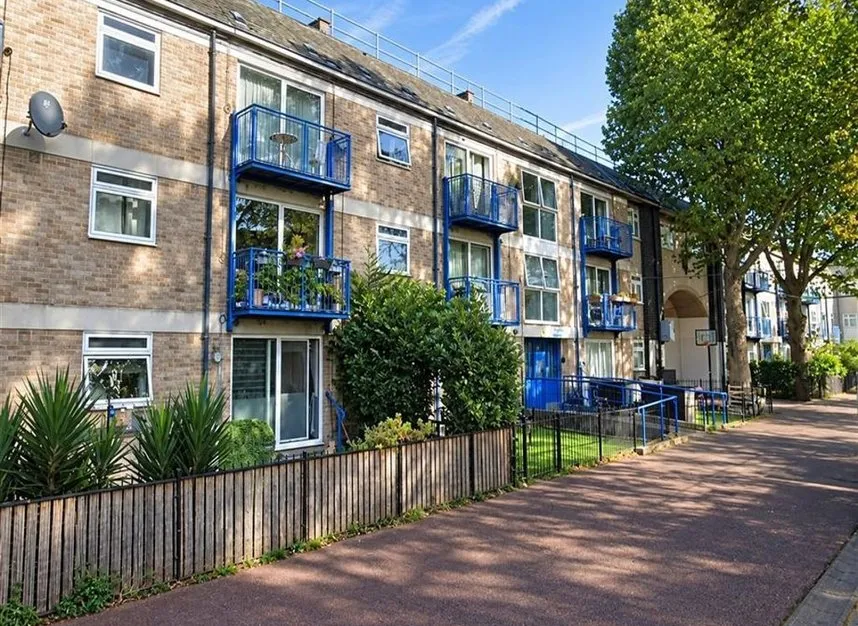 4 bed flat for sale, Thorburn Square, Bermondsey, SE1