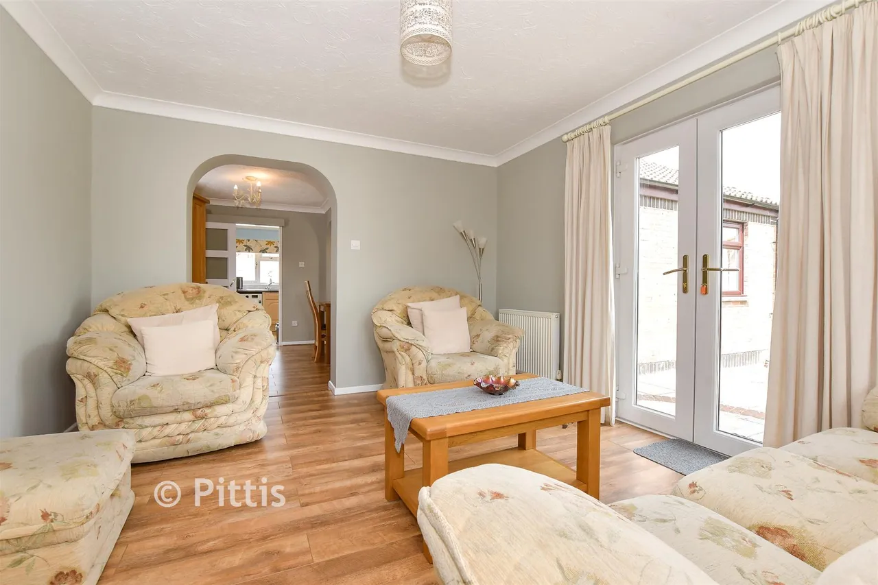 Scotts Close, Shalfleet, PO30, photo 4