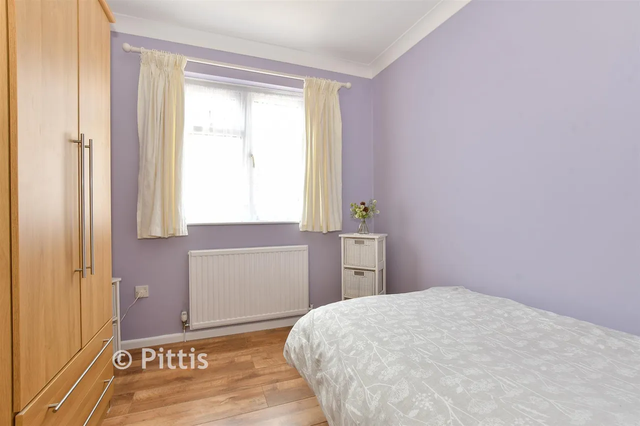 Scotts Close, Shalfleet, PO30, photo 9
