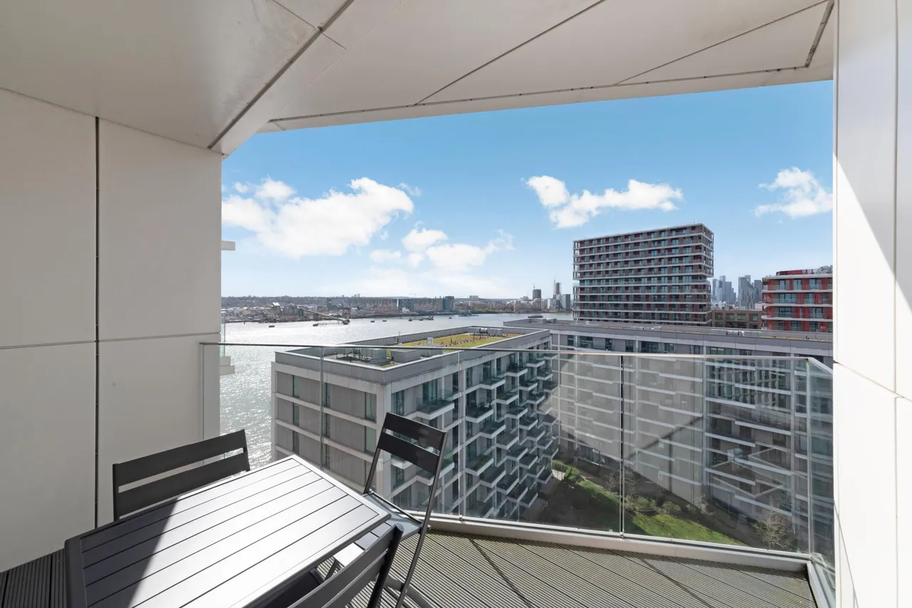 Carrick House, Royal Wharf, E16, photo 4