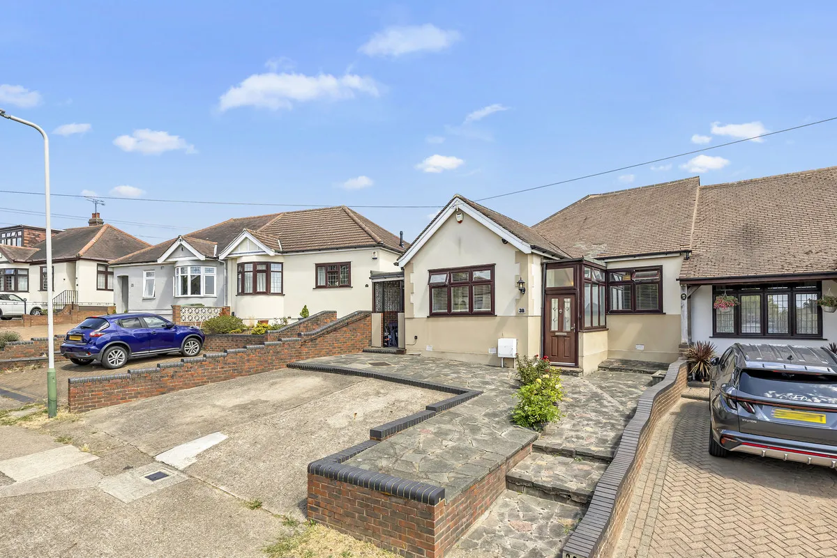 3 bed house for sale, Mashiters Hill, Romford, RM1