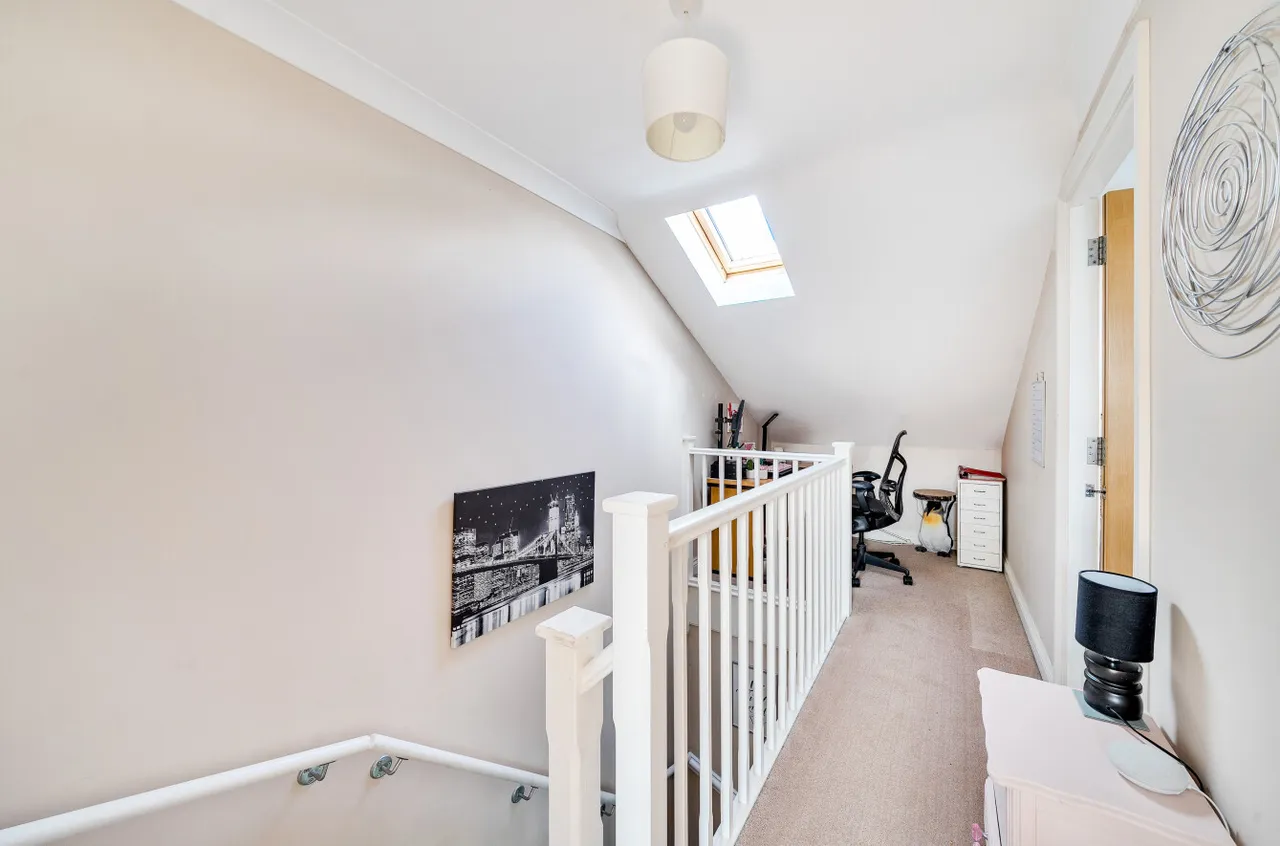 Lelant Drive, Four Marks, GU34, photo 10