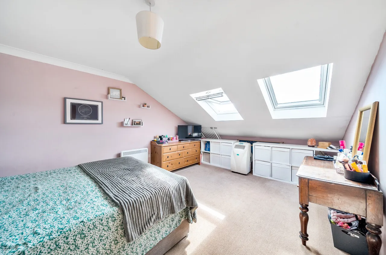 Lelant Drive, Four Marks, GU34, photo 12