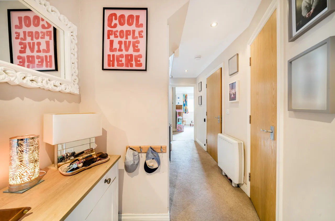Lelant Drive, Four Marks, GU34, photo 9