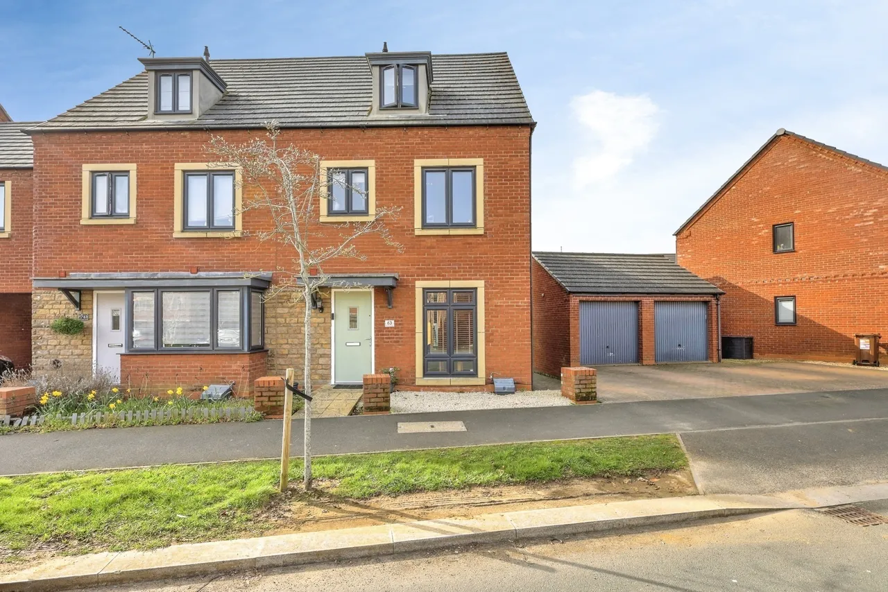 4 bed house for sale — Kent Road South, Northampton, Northamptonshire, NN5