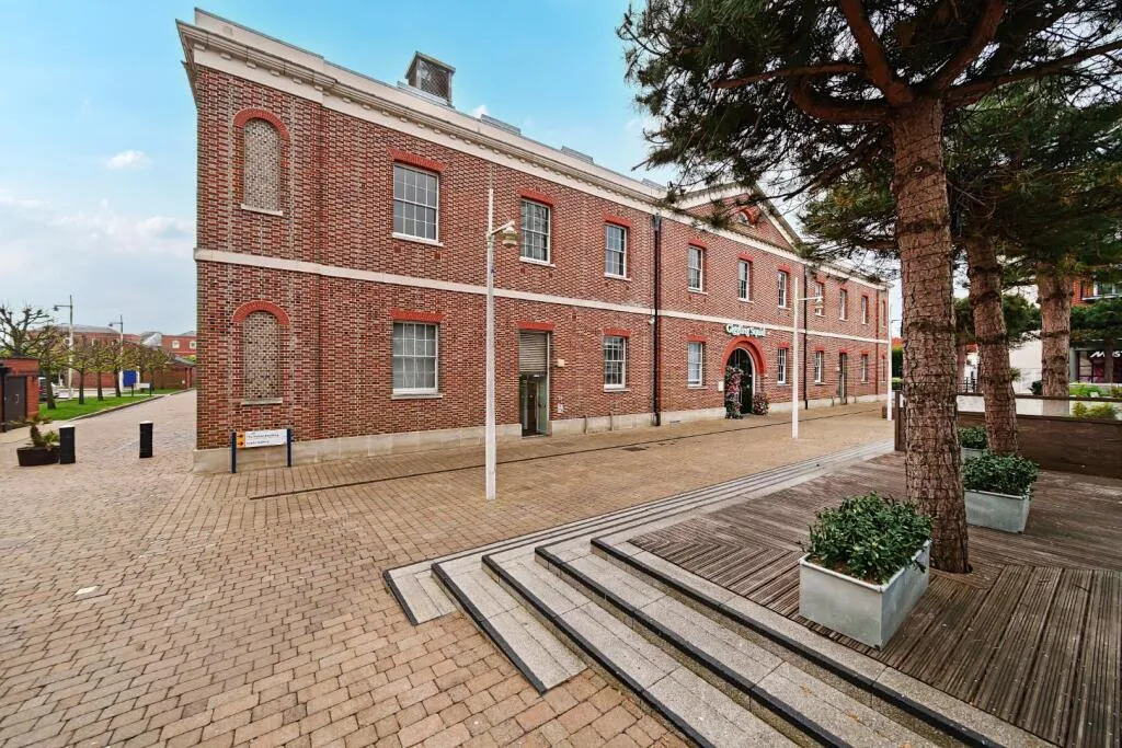 2 bed flat for sale, The Vulcan, Gunwharf Quays, PO1