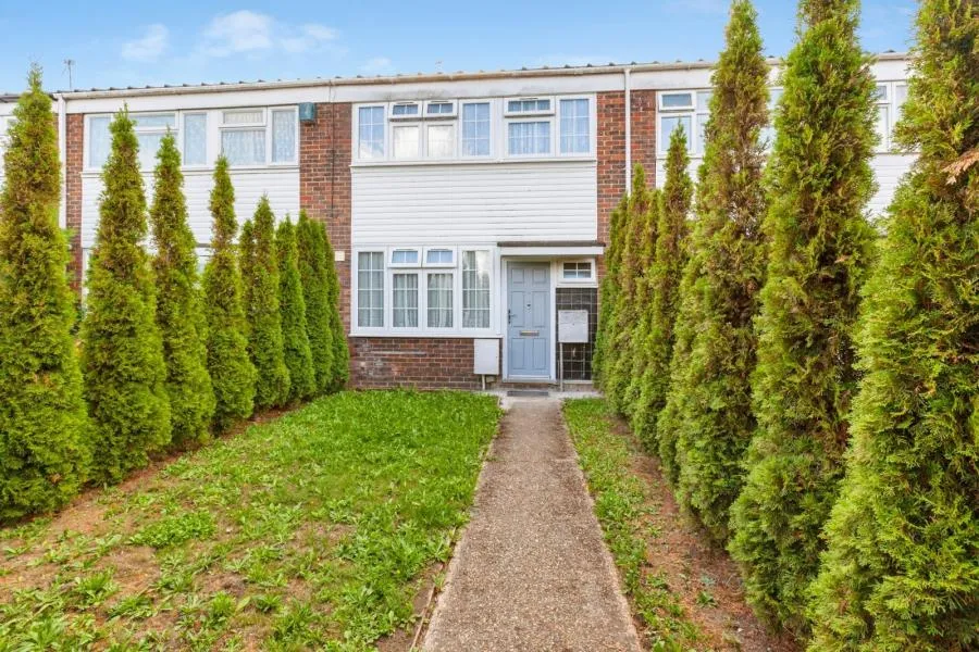 4 bed house to rent, Spackmans Way, Slough, SL1