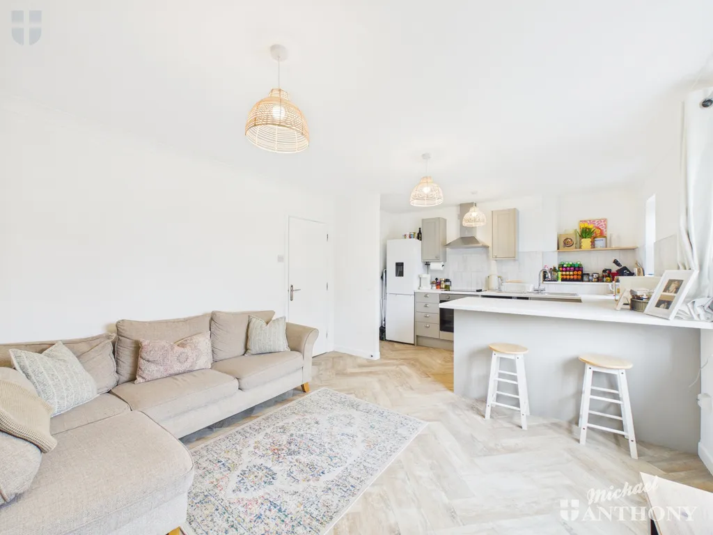 Plested Court, Stoke Mandeville, Aylesbury, HP22 5UB, photo 8