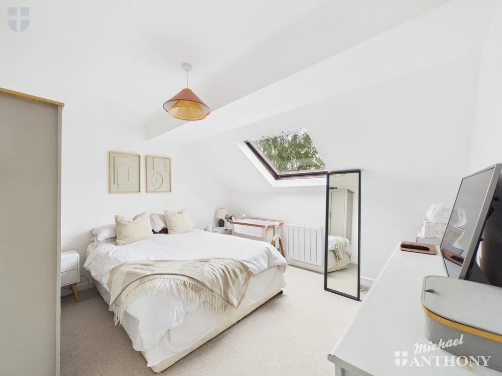 Plested Court, Stoke Mandeville, Aylesbury, HP22 5UB, photo 4